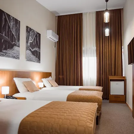 Hotel Sajam Garni 4*