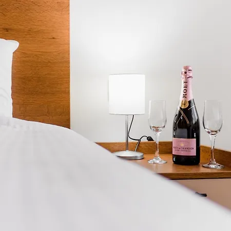 Sajam Garni Hotel 4*
